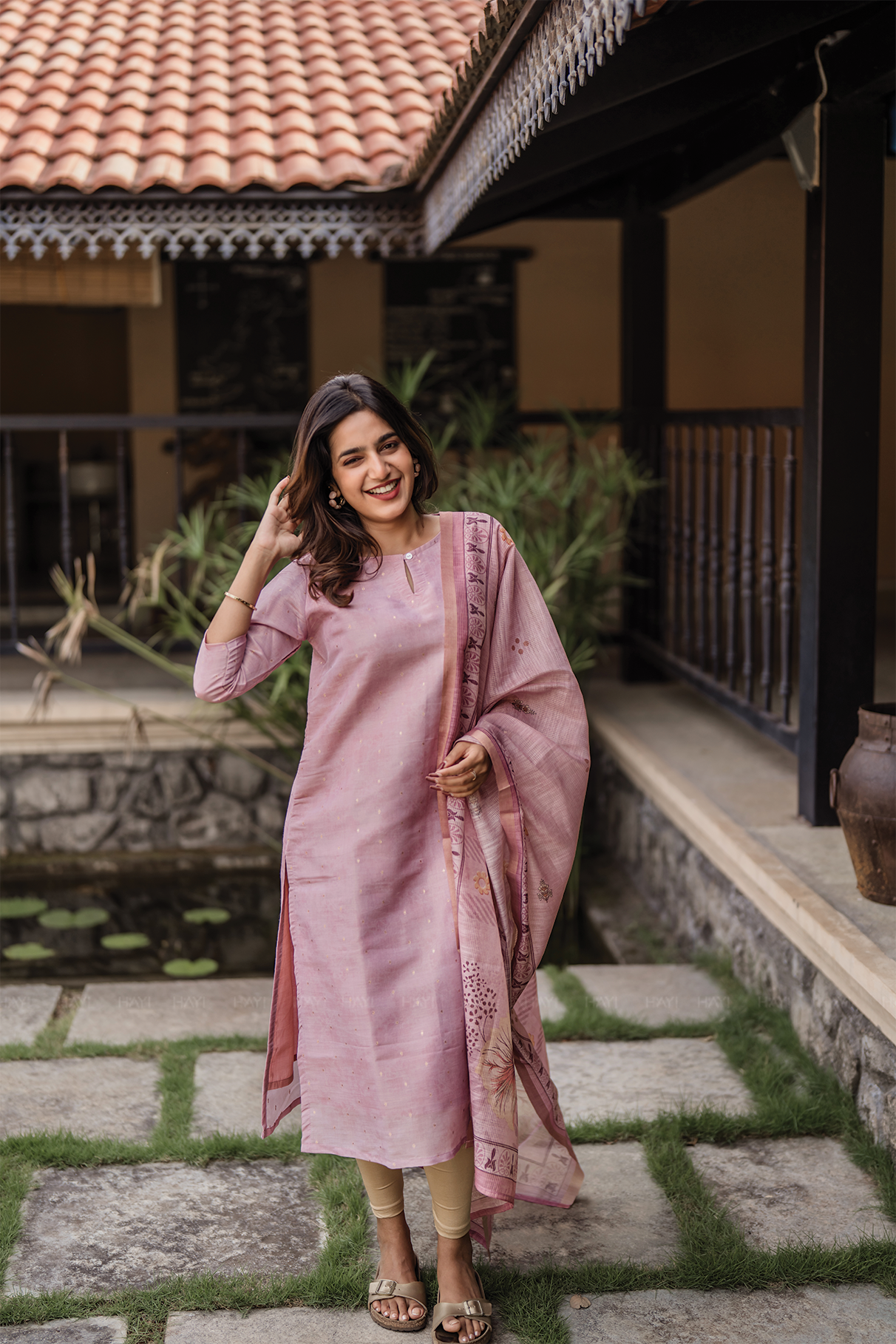 Mistyrose Pink printed 2 Piece Muslin Shimmer Butti Kurta with Dupatta