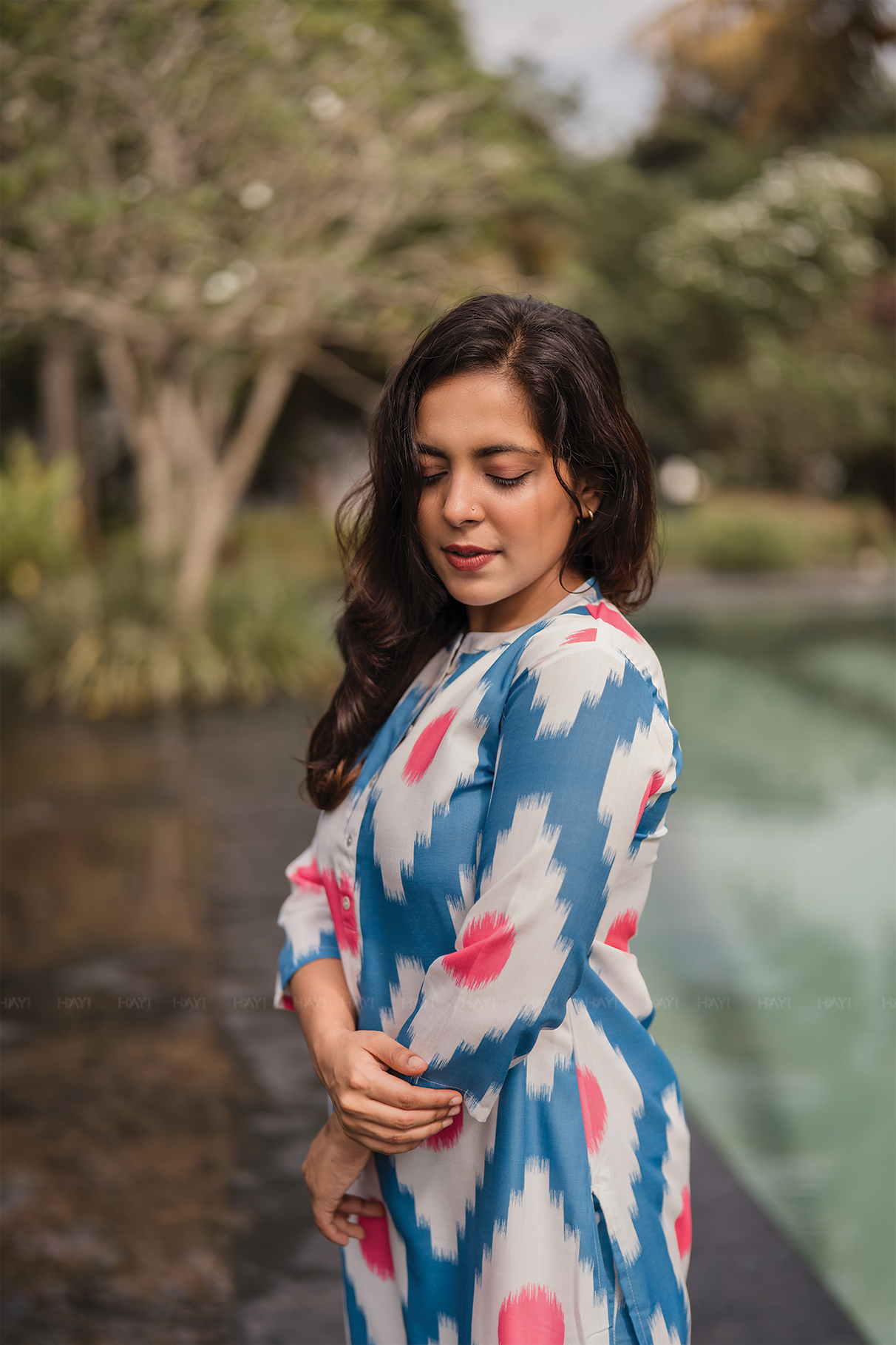 Ikat Dreams Half-White Linen Blend Co-ord with Chinese Collar & Ikat Print