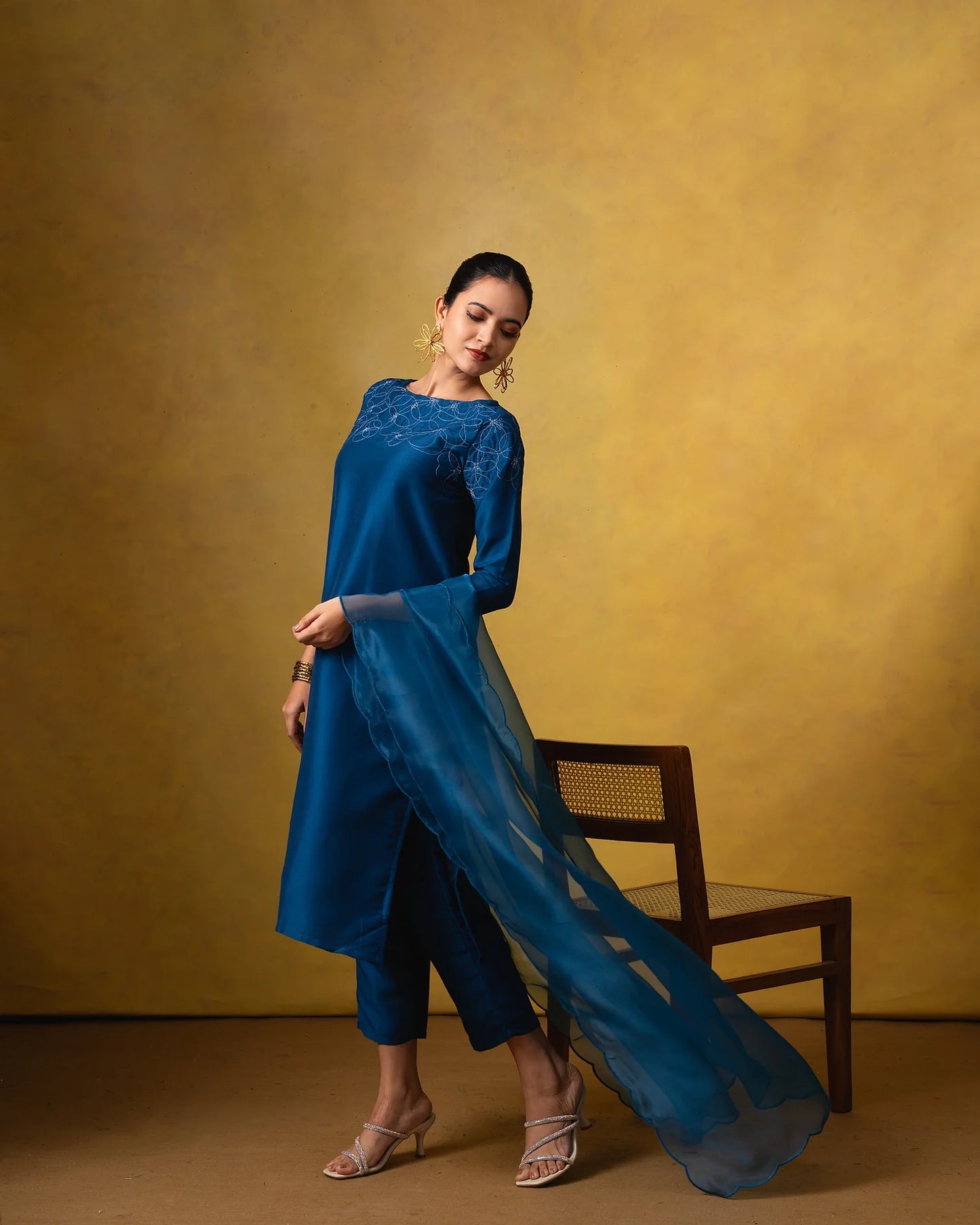 Thuli Suit Set with Organza Dupatta