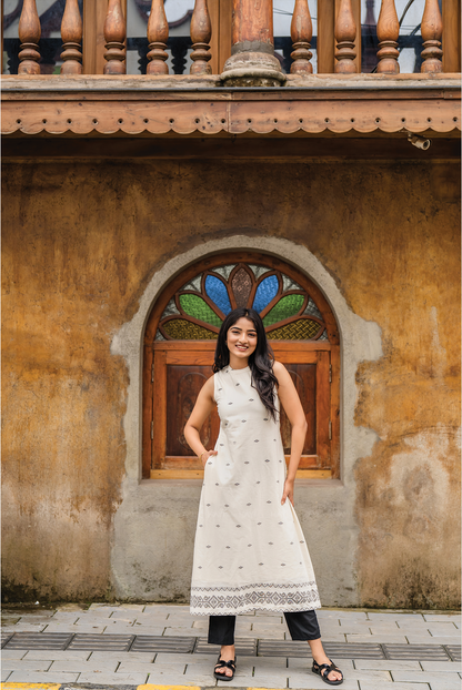 Greyora White Handloom co-ord with Close Neck Band & Detachable Sleeves