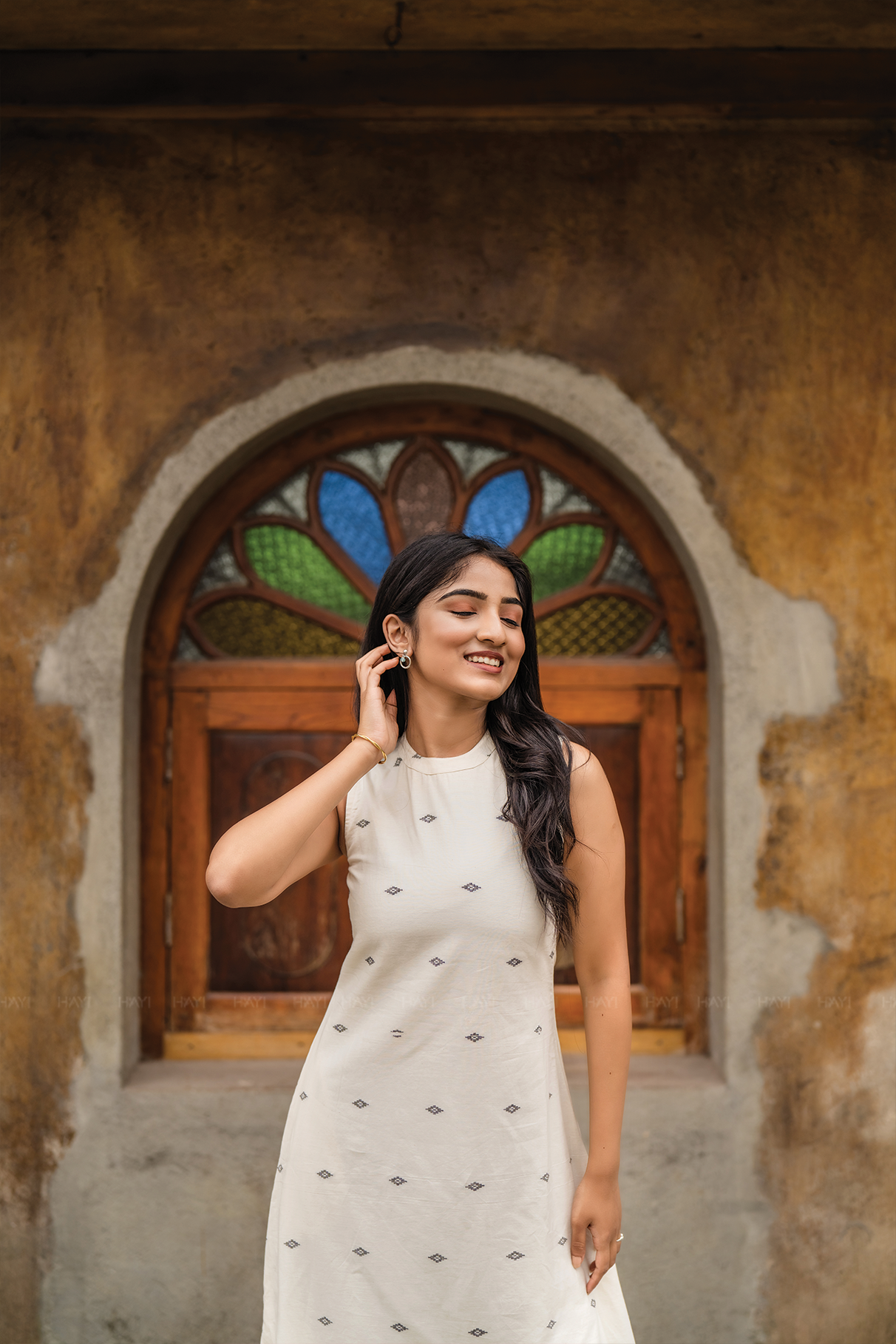 Greyora White Handloom co-ord with Close Neck Band & Detachable Sleeves