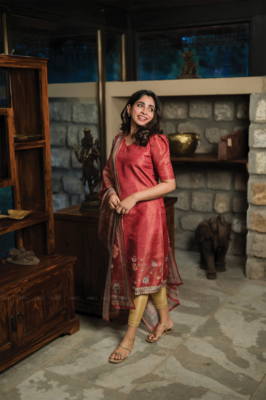 Tapestry Red printed 2 Piece Muslin Shimmer Kurta with Dupatta