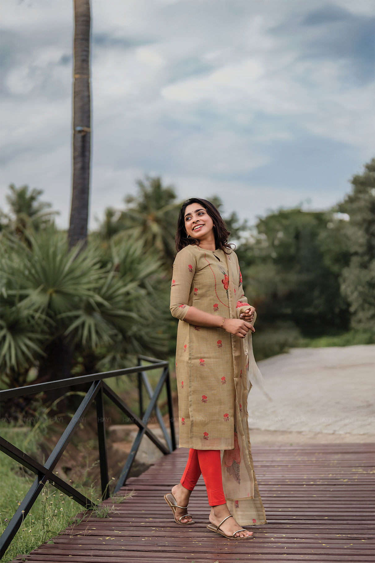 Lila Yellow printed 2 Piece Linen Shimmer Kurta with Dupatta