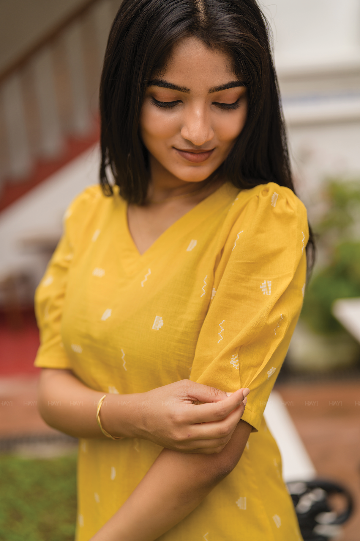 Sunfold Bloom Yellow Handloom Co-ord with V-Neckline & Leg-O-Mutton Sleeves
